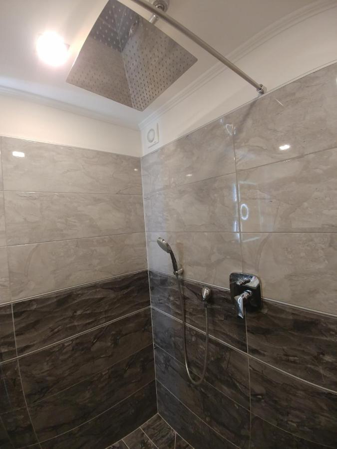 Apartman Speranza 로비니 외부 사진